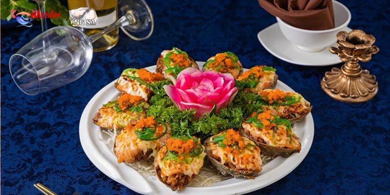 Những con sò với lớp vỏ dày đặc trưng, chuẩn bị được chế biến